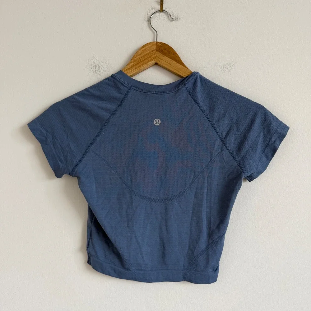 Lululemon Swiftly Tech Cropped Short-Sleeve Shirt 2.0 in Blue Twill